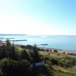 Lazuren Briag Burgasz
